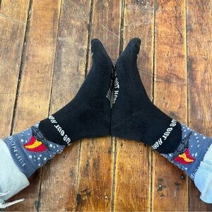 Black Low-Cut Men's Socks with Gray Patterned Cuff